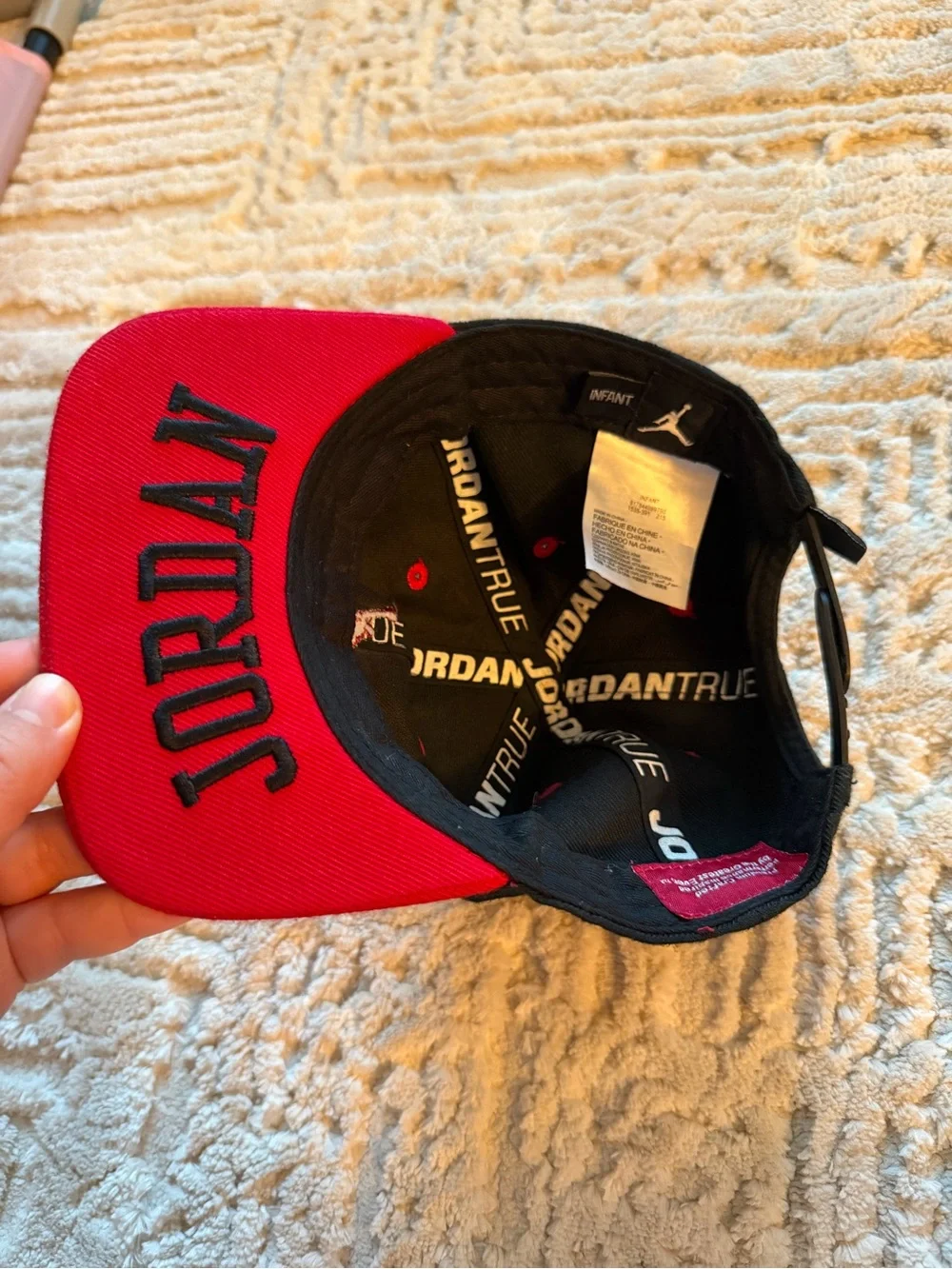 Jordan Kids Black and Red Jumpman Baseball Hat
